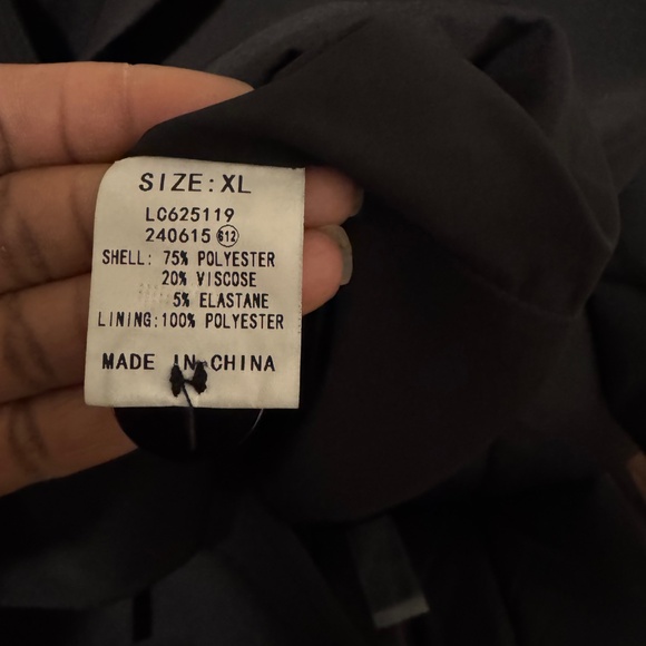 Black plus size Power suit! Size 16/18 - Picture 4 of 4